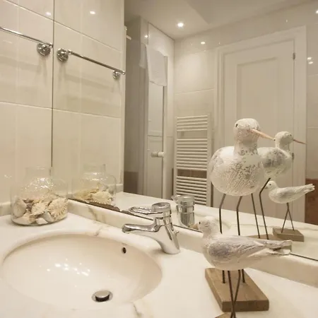 Bare By Oldtown Ss * 圣塞瓦斯蒂安